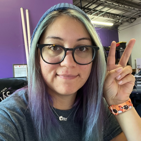 Meet your Posher! - Picture 3 of 10